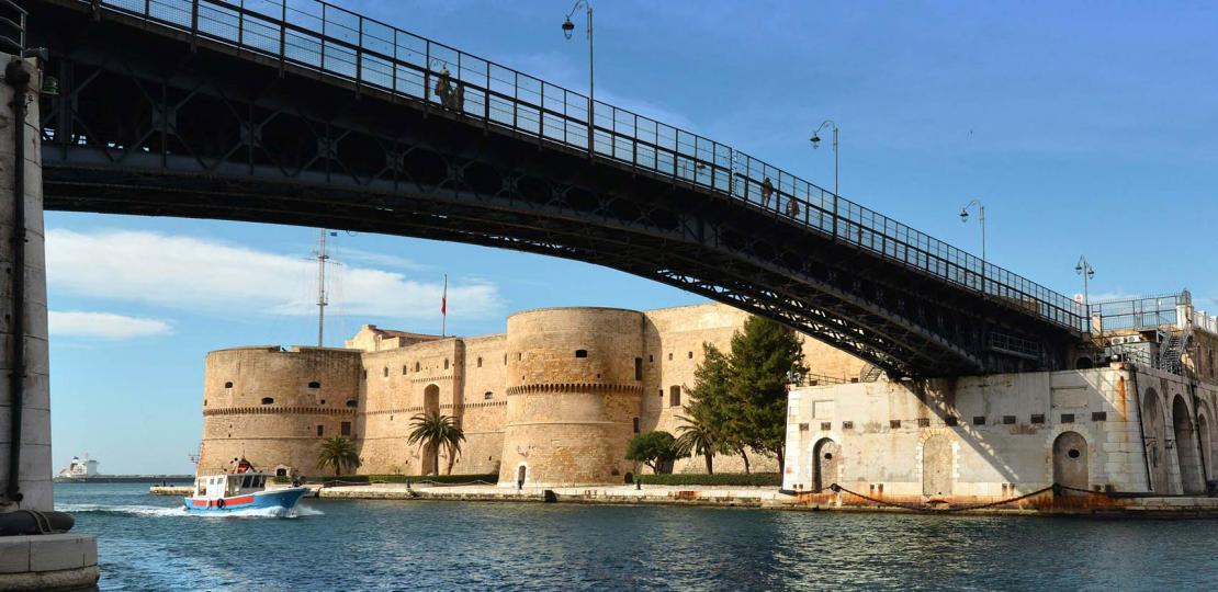 Taranto Puglia Canale Navigabile